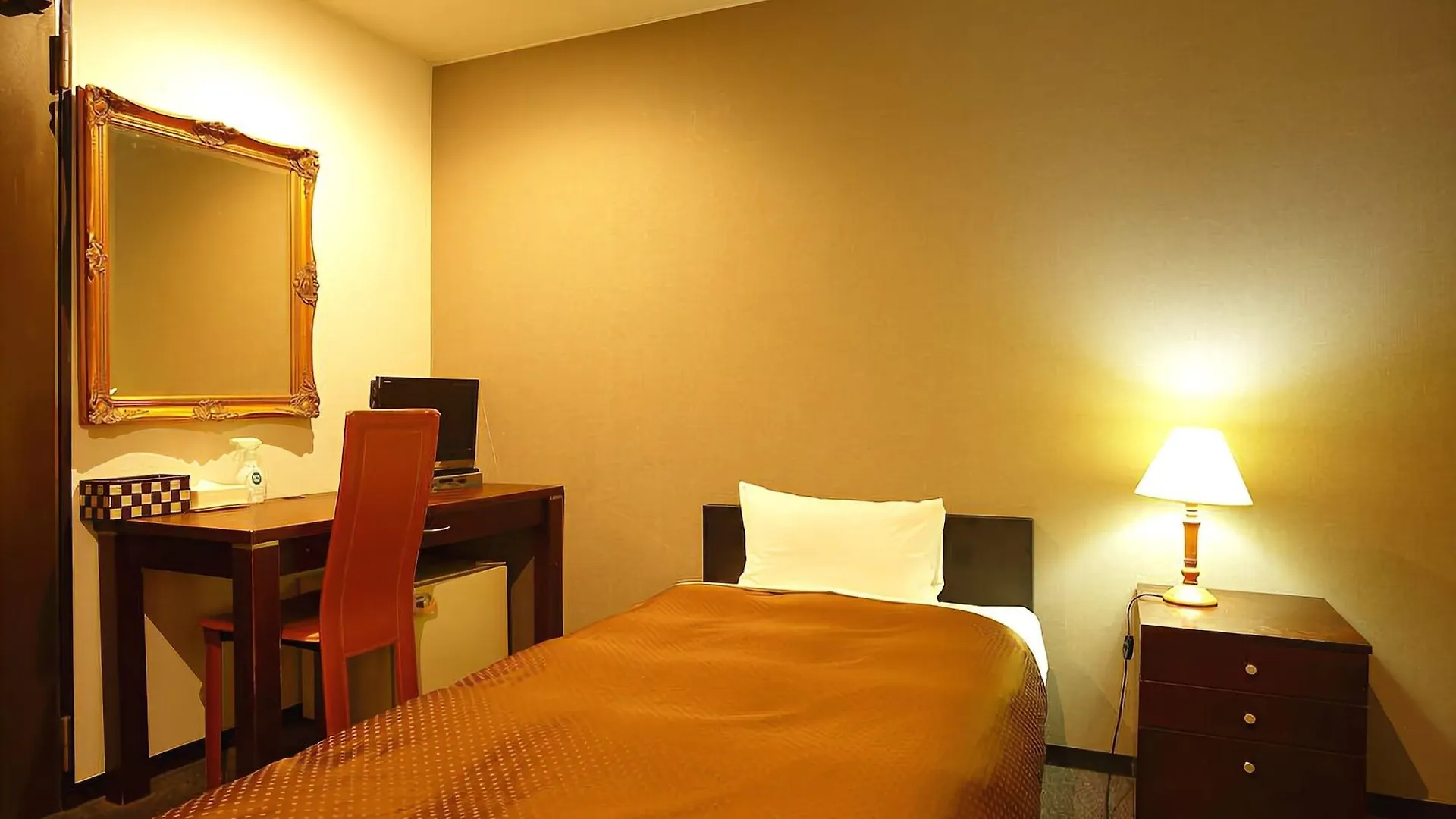 Grampus Inn Osaka Namba Japan