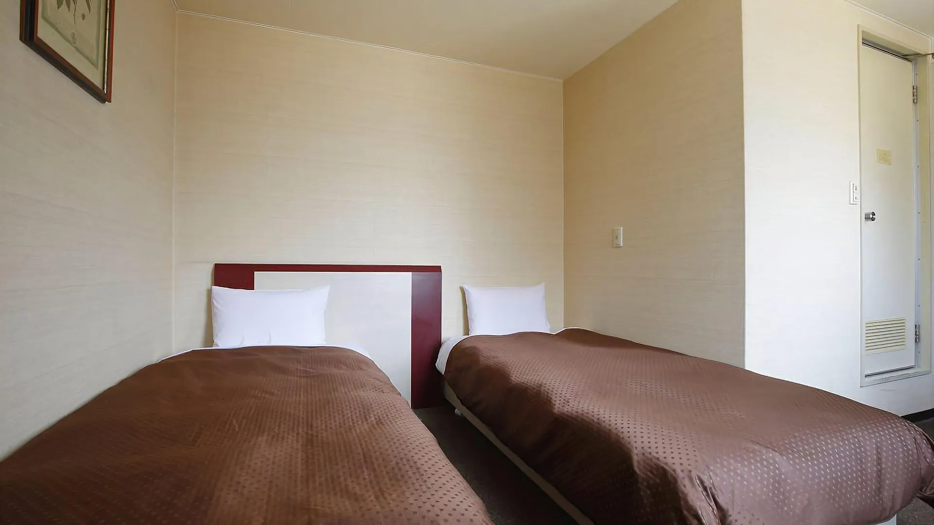 Grampus Inn Osaka Namba 3*,