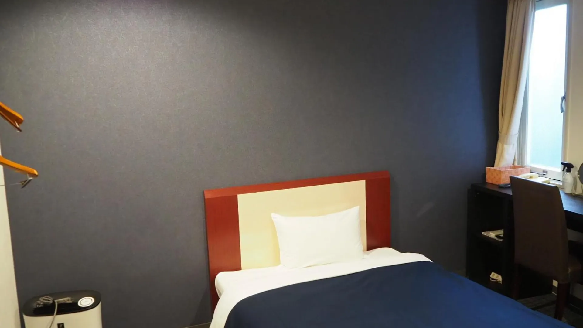 Grampus Inn Osaka Namba Japan