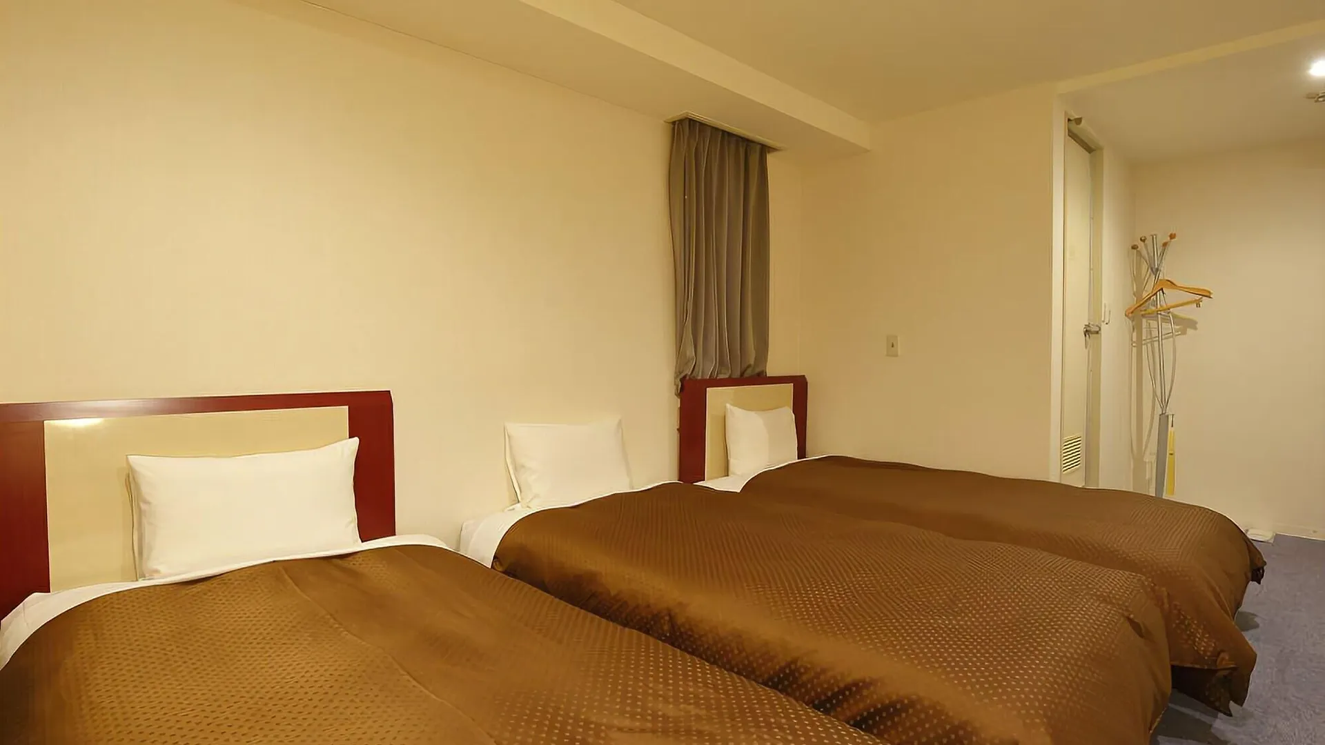 Grampus Inn Osaka Namba