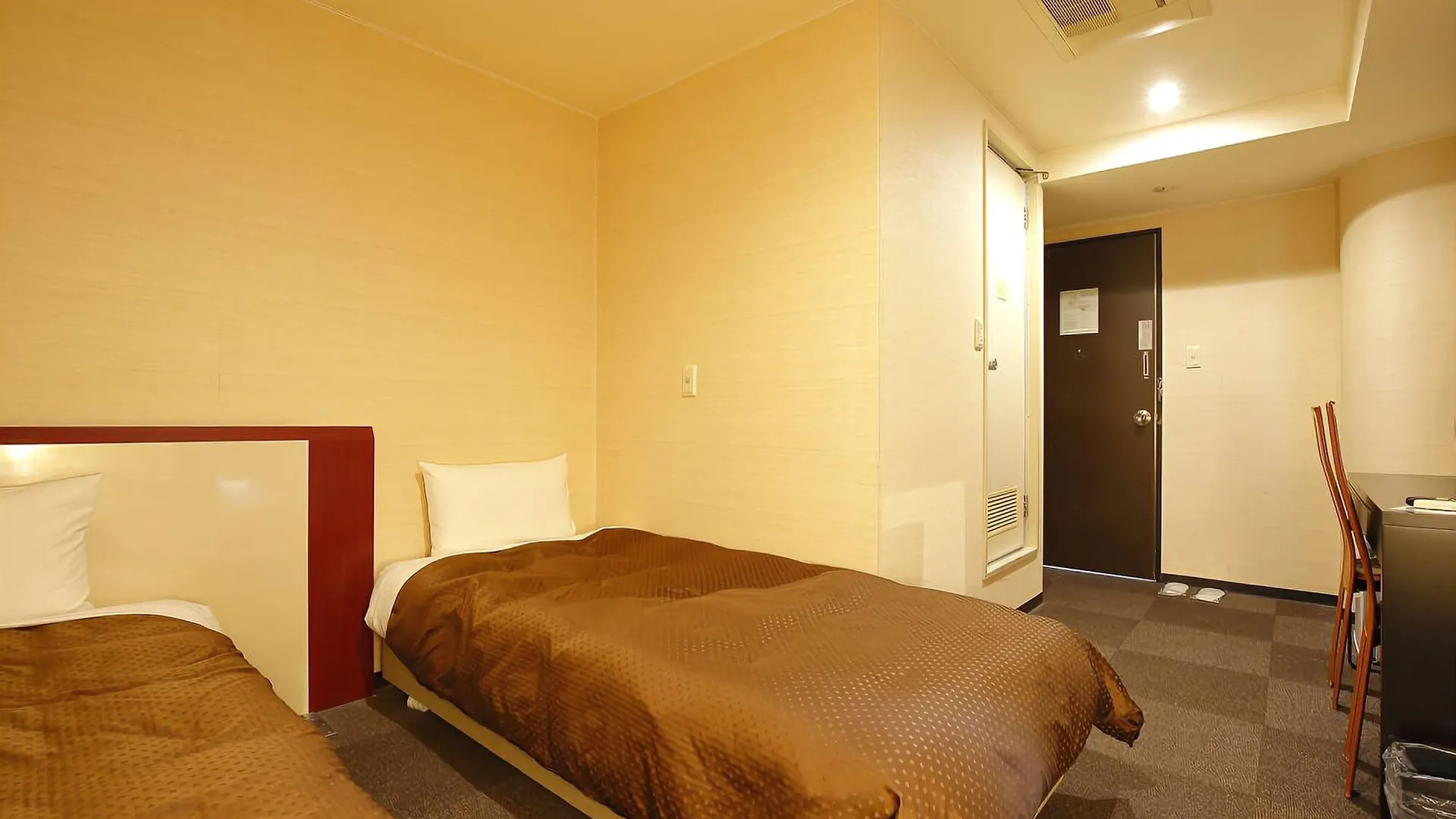 Grampus Inn Osaka